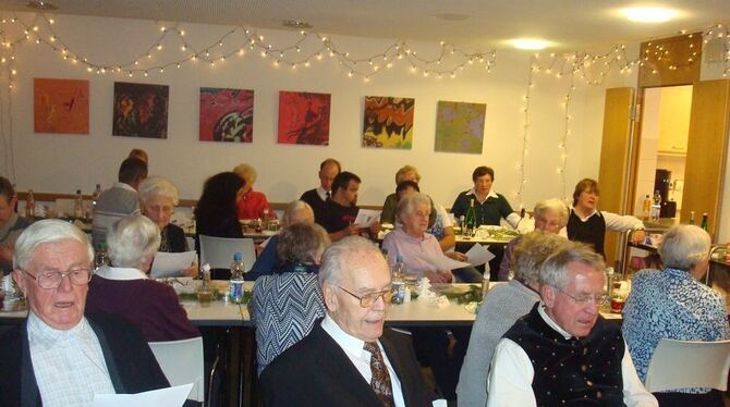 40 Gäste feierten gemeinsam im Haus am Stadtgarten.  FOTO: BRENNER