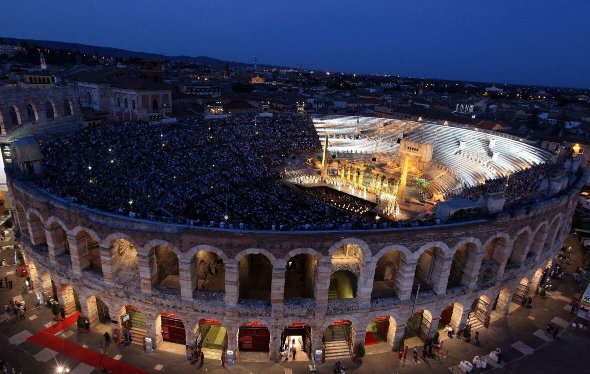 Amphitheater in Verona Eine Oper unter Sternen Kultur regional