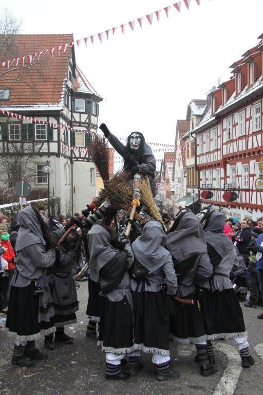 Fasnetsumzug Hungerberghexen Münsingen Januar 2013