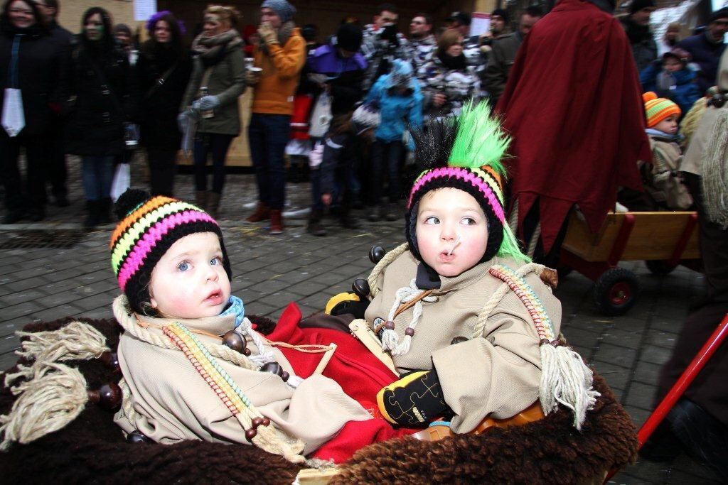 Fasnetsumzug Hungerberghexen Münsingen Januar 2013