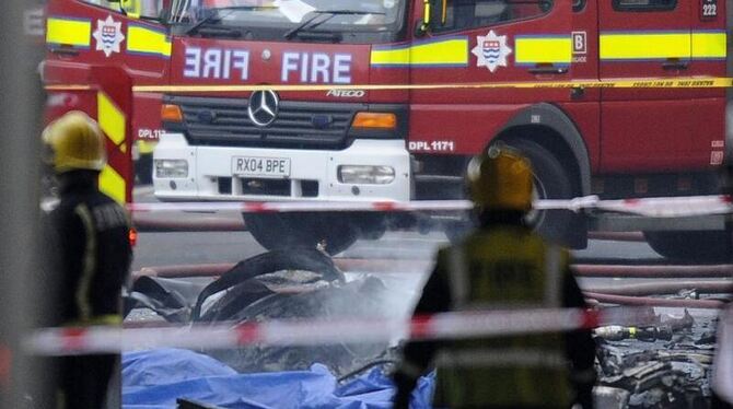 Bei einem Hubschrauberabsturz in London sind zwei Menschen getötet worden. Foto: Andy Rain