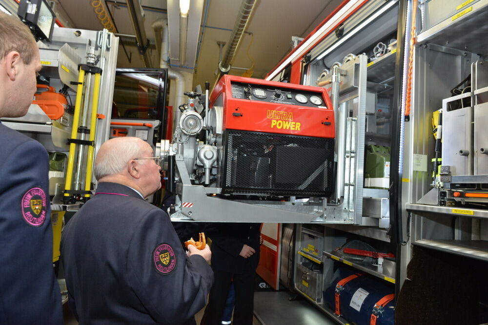 Feuerwehr Reutlingen befährt Engstellen