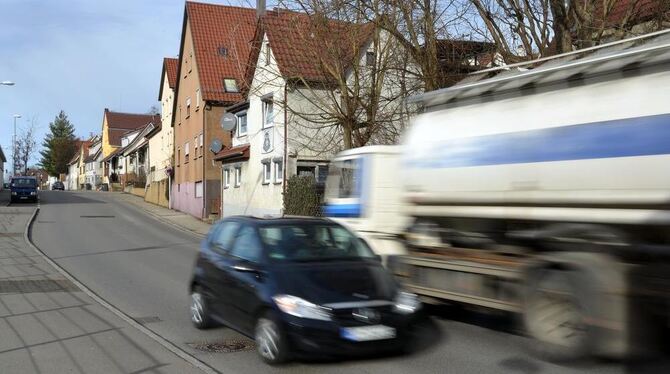 Eilige Autofahrer werden sich auf der Wannweiler Straße in Betzingen künftig bremsen müssen: Hier und auf der Jettenburger Straß