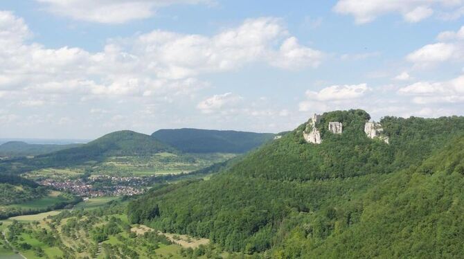 Eine glatte Neun: Der Albtrauf beim Reußenstein bekam bei der Landschaftsbild-Bewertung Höchstnoten. FOTO: FRANK ROSER