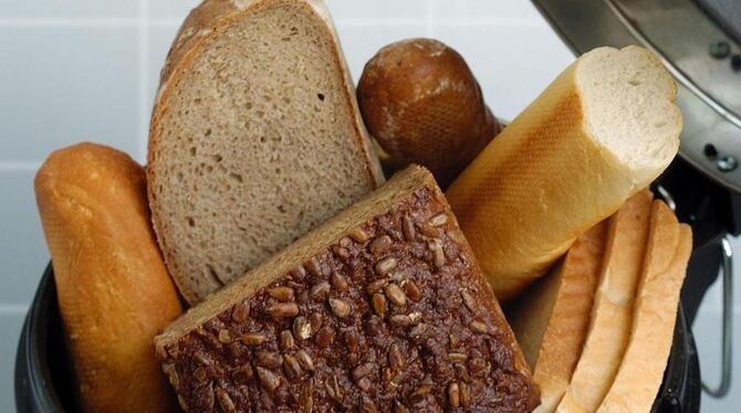 Zu viel des Guten: Jedes fünfte Brot landet im Mülleimer.  FOTO: DPA