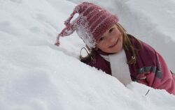 Über jede Menge Schnee zum Toben freuen sich in den Alb-Gemeinden zum Ferienauftakt vor allen Dingen die Kinder. FOTO: KOZJEK