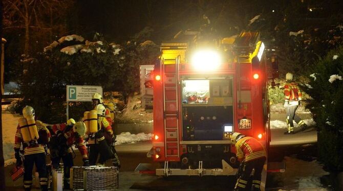 17 Fahrzeuge, 17 »Schauspieler« und rund 75 Mitglieder von Feuerwehr und DRK waren an der Übung beteiligt.