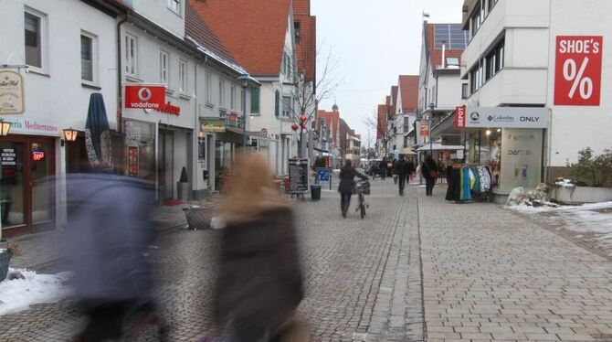 So unterschiedlich die Sichtweise, so unterschiedlich ist auch die Beurteilung der Situation: Während die Einzelhändler in der R