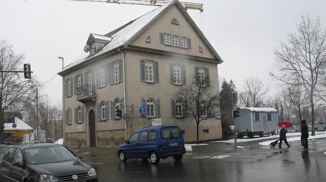 Das Gebäude Stuttgarter Straße 34 ist die älteste Fabrikantenvilla in Metzingen. In den 1980ern sollte es abgebrochen werden, wa