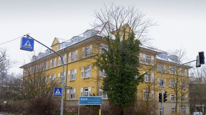 Der Altbau des Altenheims Ringelbach bleibt erst einmal stehen. Zum einen hat der Denkmalschutz die Hand darauf, zum anderen ist