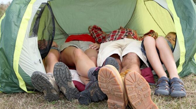 Auf der Alb zelten? Warum nicht. Das Gros der Übernachtungen wird aber immer noch in festen Unterkünften erzielt. FOTO: FOTOLIA