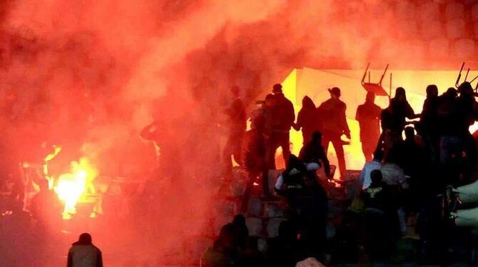 Am 1. Februar 2012 waren bei Ausschreitungen nach einem Fußballspiel in der Stadt Port Said 74 Menschen ums Leben gekommen. F