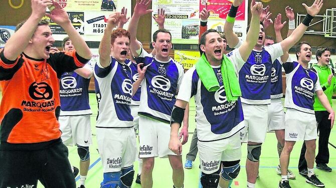 Die an der Spitze thronende Mössinger Handball-Truppe hat ihren ersten Matchball vergeben. Foto: Langer