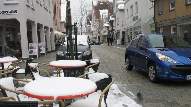 Die Stadt wartet aufs Frühjahr und auf dann wahrscheinlich doch wieder steigende Umsätze. Die sind laut Einzelhändler rückläufig