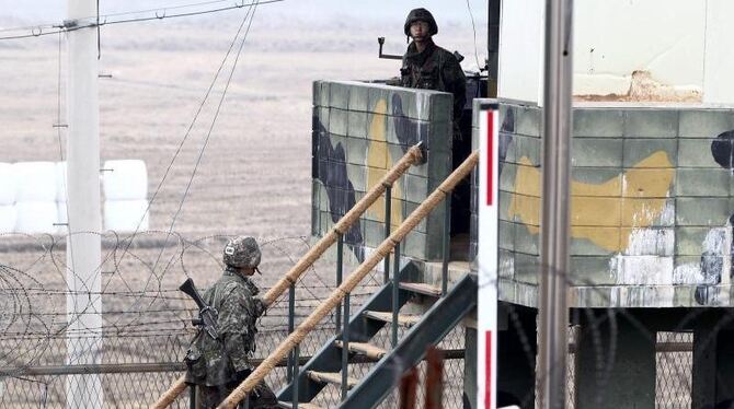 Südkoreanische Soldaten an der Demilitarisiertzen Zone zwischen Nord- und Südkorea. Foto: Jeon Heon-Kyun/ Archiv