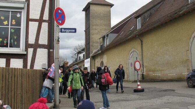 Innen hui, außen noch pfui: Die Fassade der Zehntscheune (rechts) soll saniert werden – unter anderem damit Ofterdingen beim Kre