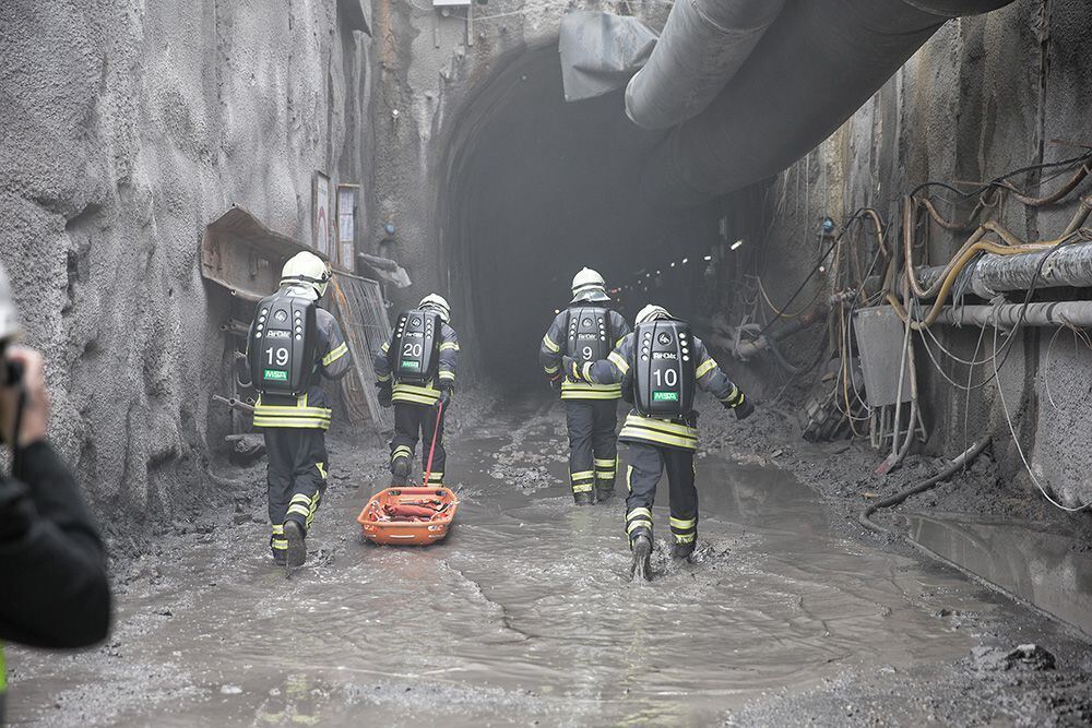 Feuerwehrübung im Scheibengipfeltunnel