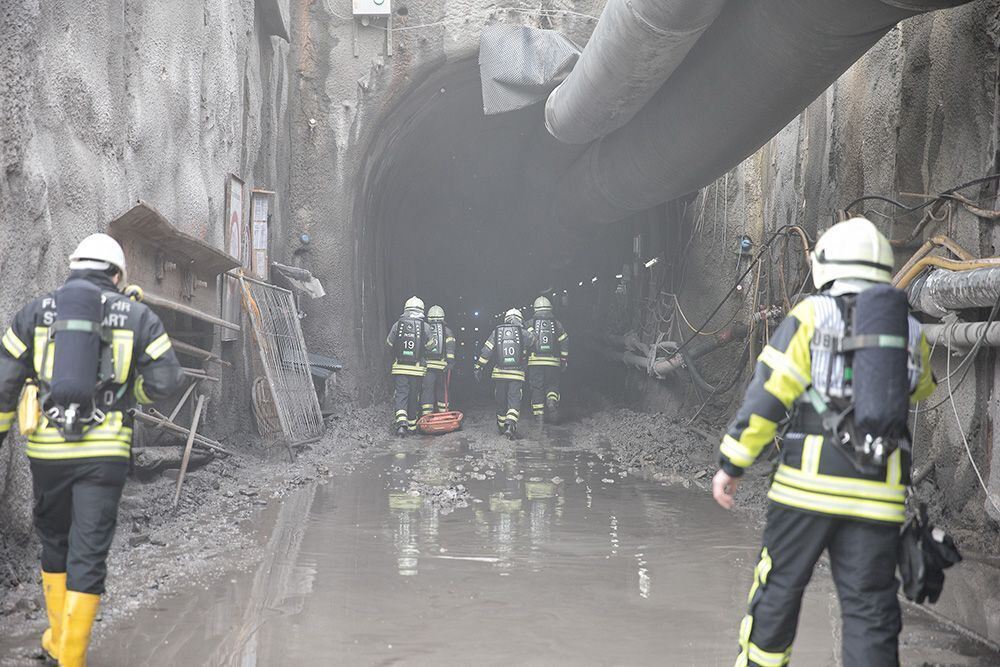 Feuerwehrübung im Scheibengipfeltunnel