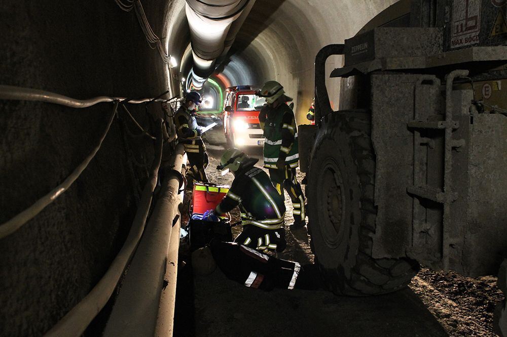 Feuerwehrübung im Scheibengipfeltunnel