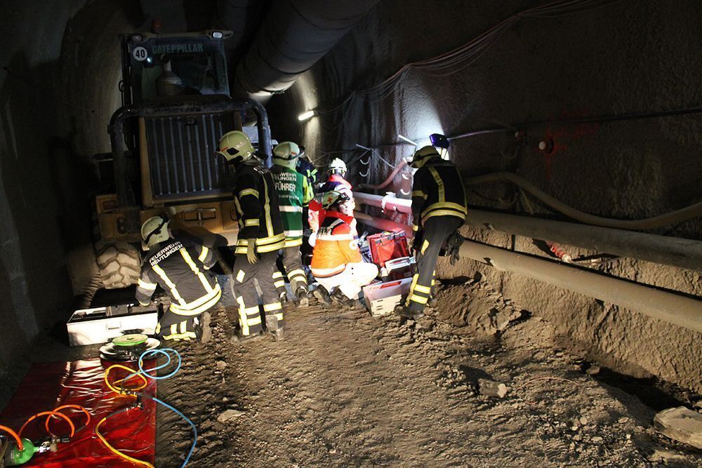 Feuerwehrübung im Scheibengipfeltunnel