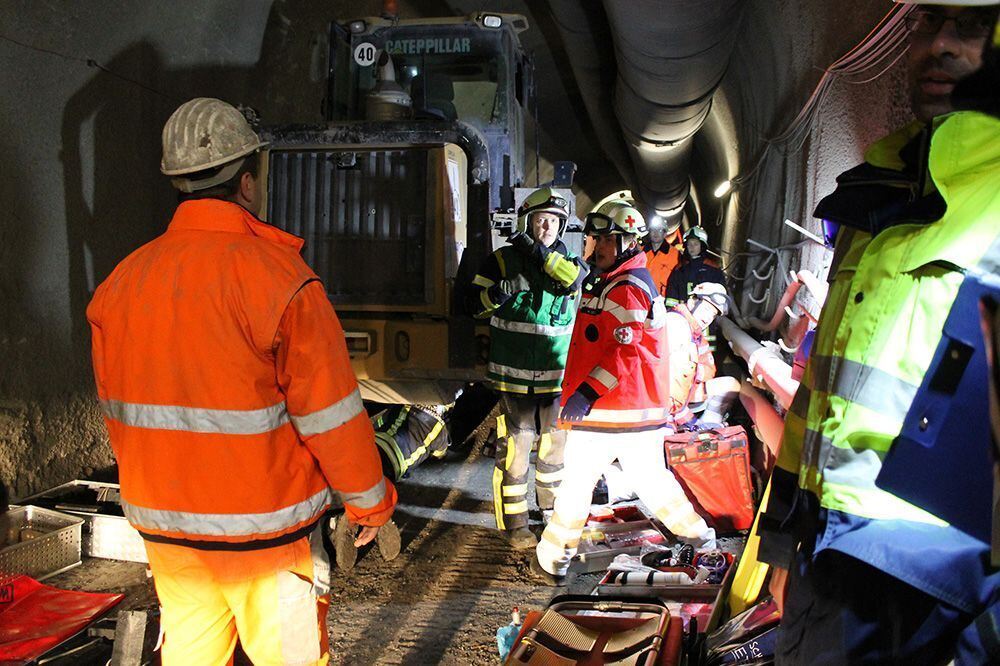 Feuerwehrübung im Scheibengipfeltunnel