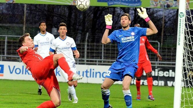 Erzielte erst den Ausgleich und hatte dann den Siegtreffer auf dem Fuß: SSV-Torjäger Marcel Brandstetter. GEA-FOTO: PACHER