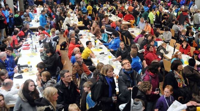 So voll wie bei der Siegerehrung in der Mössinger Realschul-Aula war es entlang der Laufstrecke nicht mal annähernd.