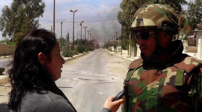 Ein syrischer Soldat gibt ein Interview. Foto: EPA/SANA/Archiv