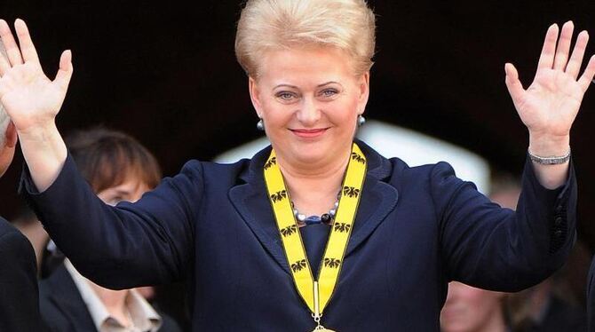 Die litauische Präsidentin Dalia Grybauskaite nach der Verleihung des Karlspreises. Foto: Henning Kaiser