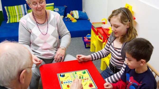 Gemeinsam spielen: Auch in Metzingen soll ein Familienzentrum entstehen. FOTO: DPA