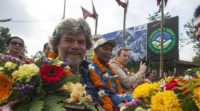 Reinhold Messner wird in Kathmandu gefeiert. Foto: Narendra Shrestha