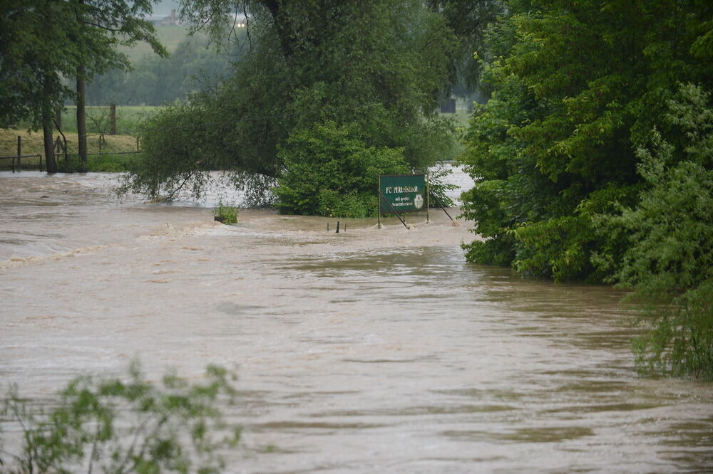 Neckar-Hochwasser bei Mittelstadt.