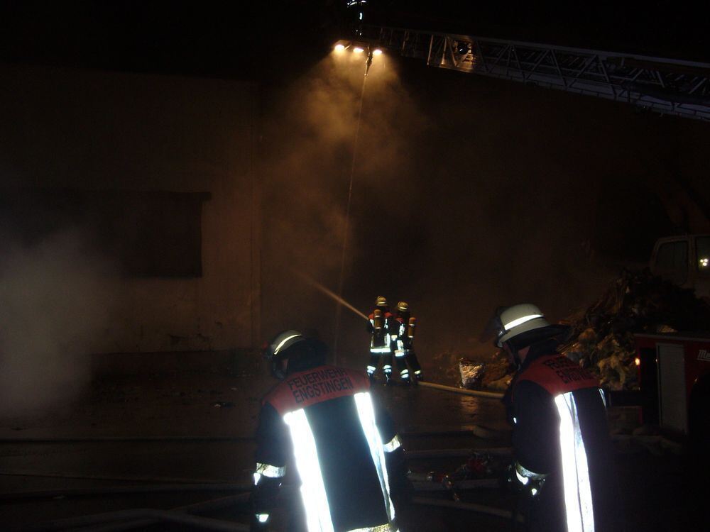 Großbrand im Kleinengstinger Gewerbegebiet