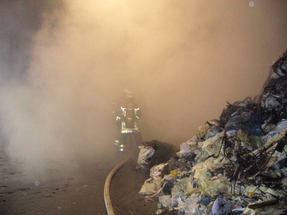 Großbrand im Kleinengstinger Gewerbegebiet