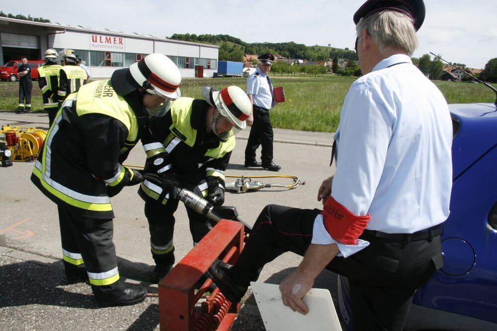 Abnahme der Leistungsabzeichen Feuerwehren des Landkreis Reutlingen Juni 2013