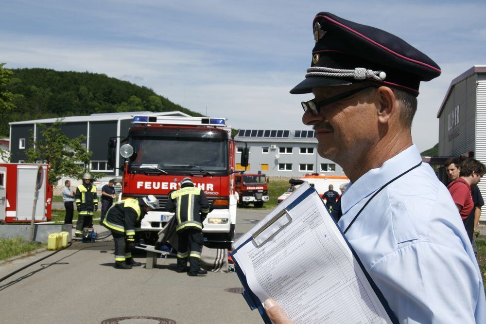 Abnahme der Leistungsabzeichen Feuerwehren des Landkreis Reutlingen Juni 2013