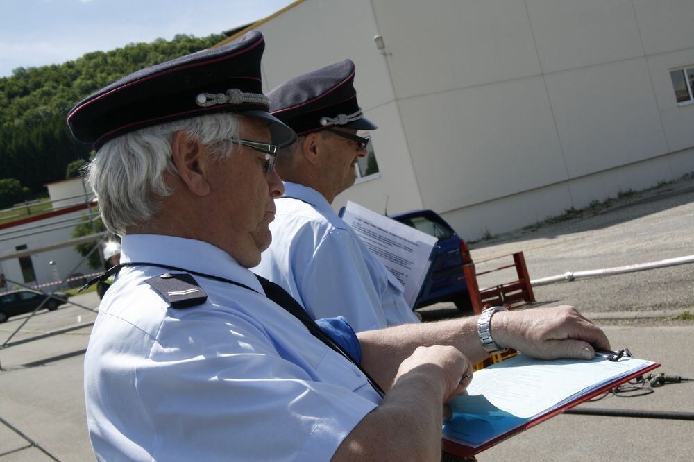 Abnahme der Leistungsabzeichen Feuerwehren des Landkreis Reutlingen Juni 2013