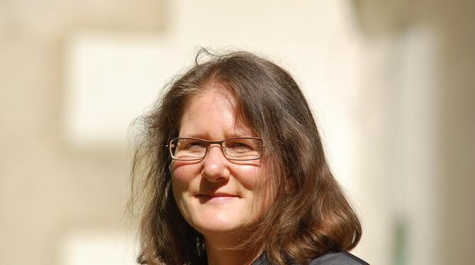 Pfarrerin Petra Frey feiert Gottesdienste in der Martinskirche und führt die Geschäfte der Gesamtkirchengemeinde.