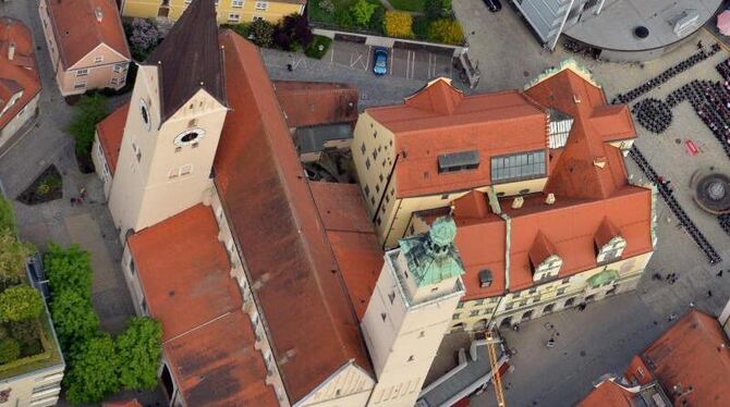 Geiselnahme im Ingolstädter Rathaus: Ein Mann hält mehrere Menschen in seiner Gewalt. Noch sind die Hintergründe unklar. Foto