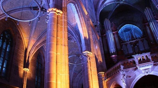 Die Marienkirche mit einer Lichtinstallation von Holger Herzog. FOTO: STRÖHLE