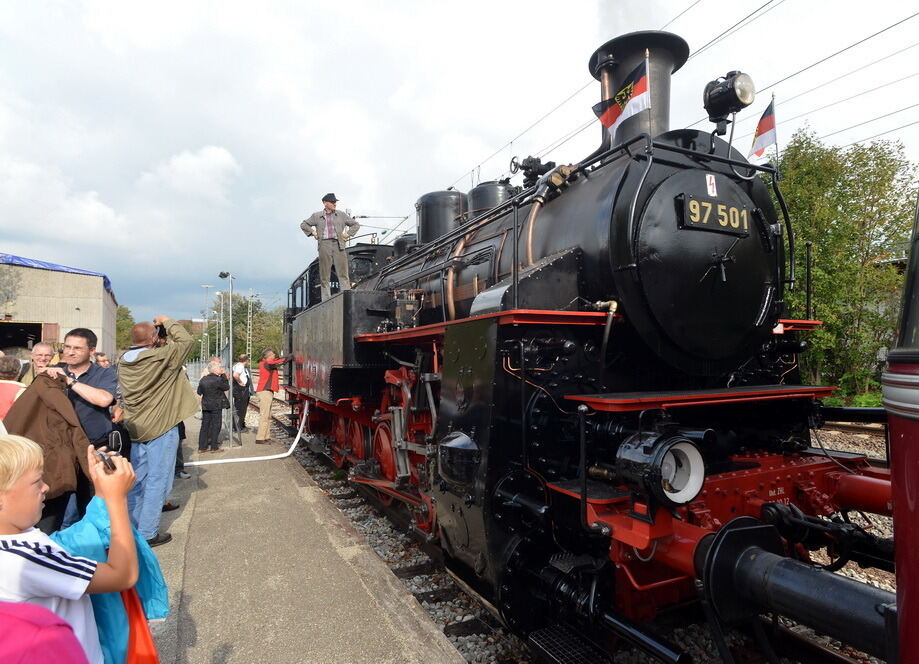 Zahnraddampflokomotive fährt wieder