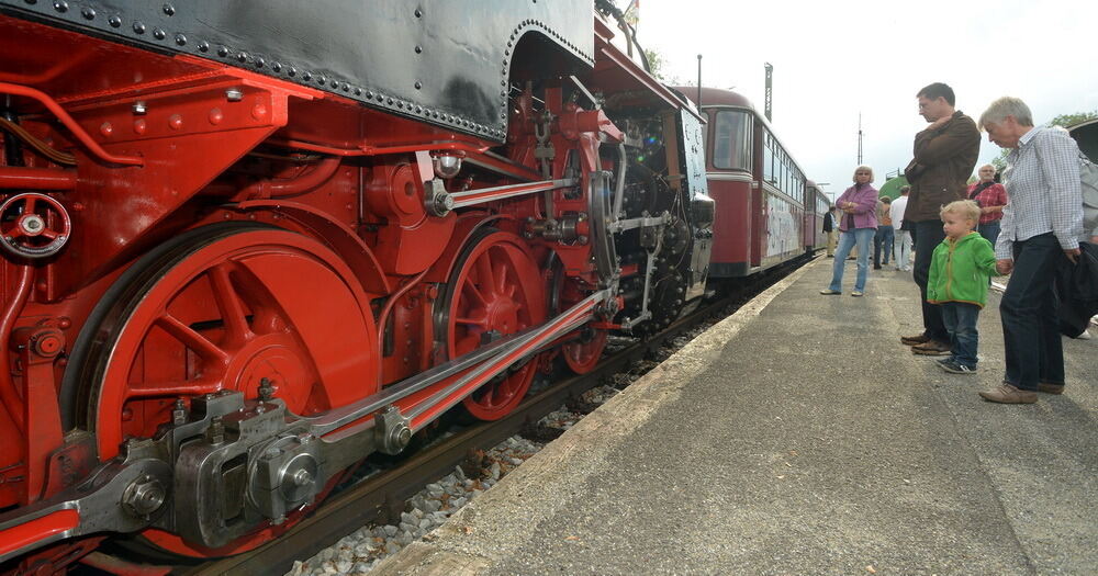 Zahnraddampflokomotive fährt wieder