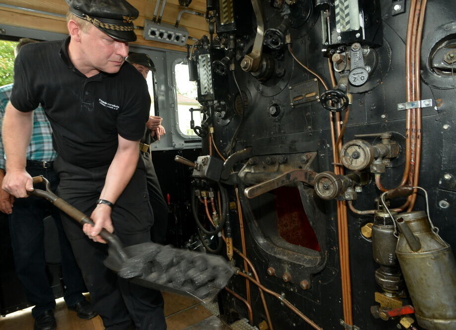 Zahnraddampflokomotive fährt wieder