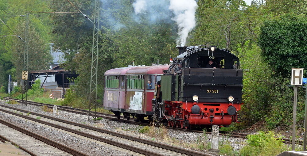 Zahnraddampflokomotive fährt wieder