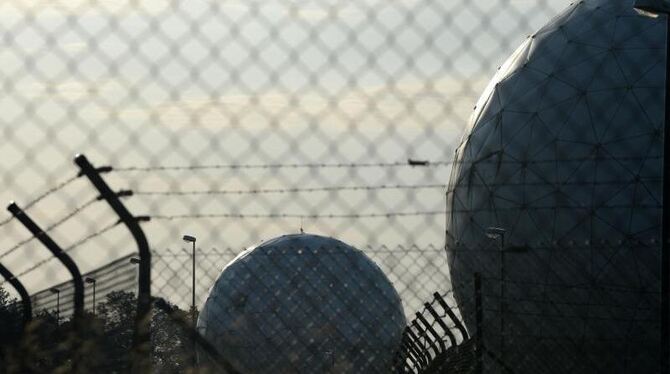 Radarkuppeln auf dem Gelände der Bad Aibling Station: Die Anlage war eine große Abhörbasis des US-amerikanischen Geheimdienst