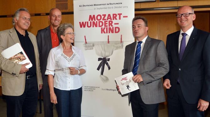 Gut gelaunte Mozartfest-Repräsentanten (von links): Dr. Werner Ströbele, Thomas Weitzel, Barbara Bosch, Cornelius Grube und Joac