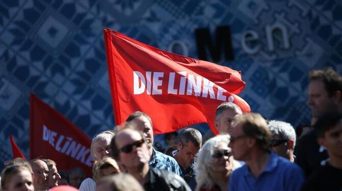 Besucher einer Wahlkampfveranstaltung in Hamburg. Foto: Christian Charisius