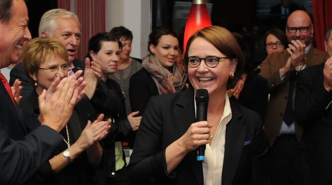 Großer persönlicher Erfolg: Annette Widmann-Mauz erwies sich als Zugpferd für die CDU und wurde von den Anhängern gefeiert. GEA-