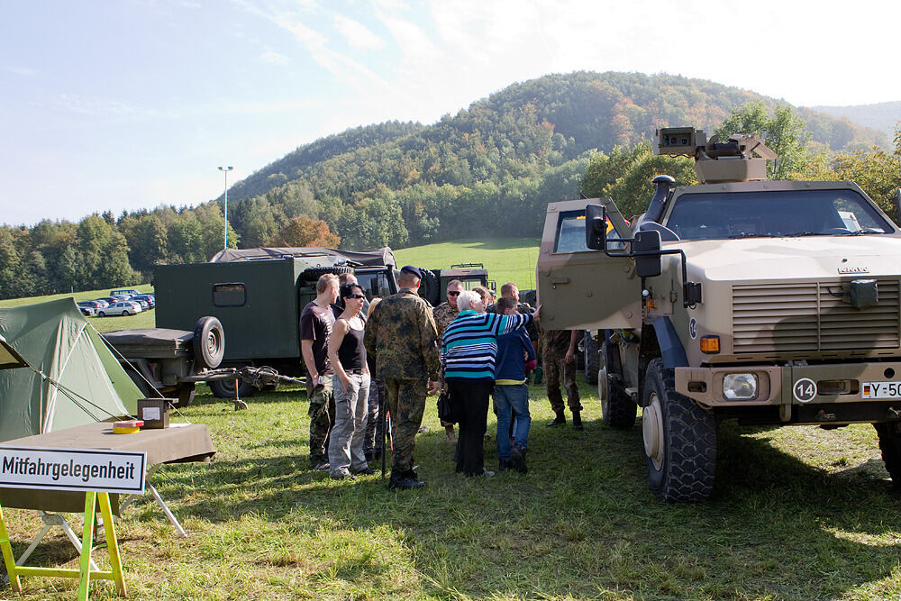 Reservistenwettkampf und Fahrzeugschau