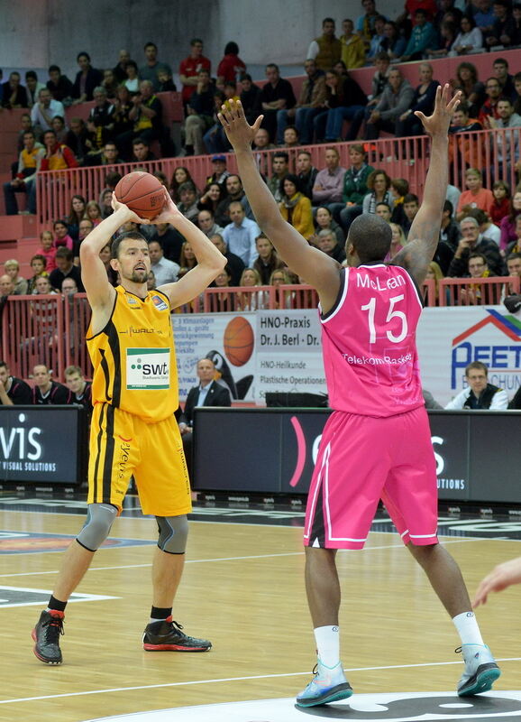 Walter Tigers Tübingen - Telekom Baskets Bonn 76:77